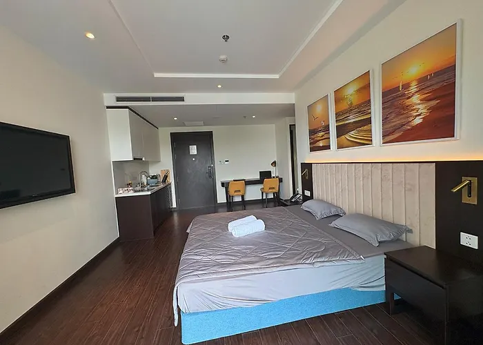 Chic Bay, & Mountain Views Apartment